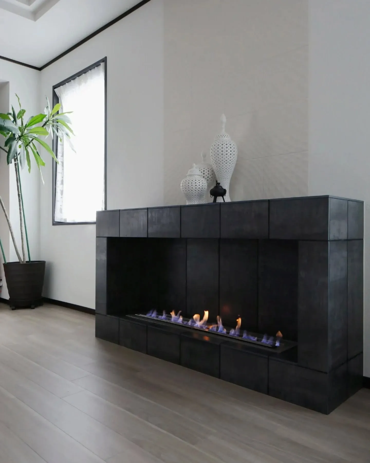 マンションリノベで叶える、炎を愉しむ贅沢