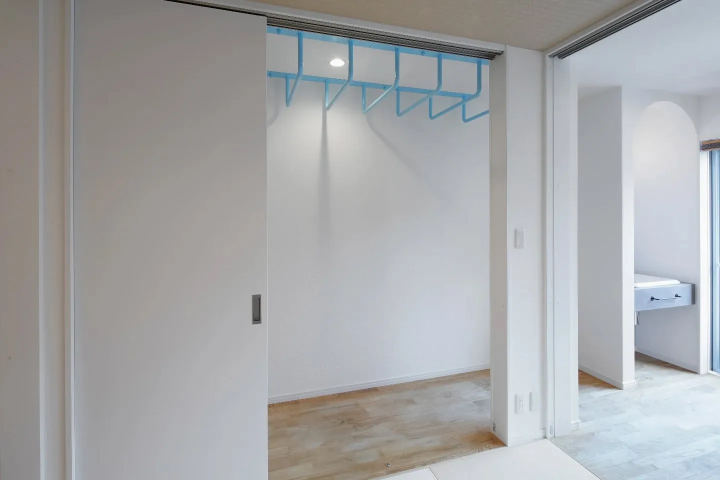 廊下に、小さな遊び心⁡